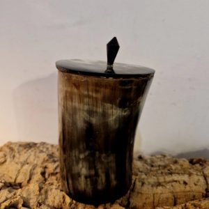 Caja asta